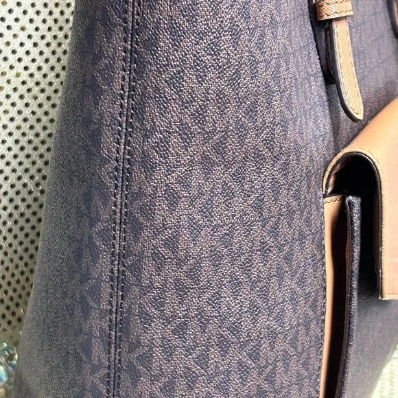 Michael Kors Jersey Signature Dark Brown and Tan Tote Approx. 16 x 11 x 6 - Picture 9 of 17